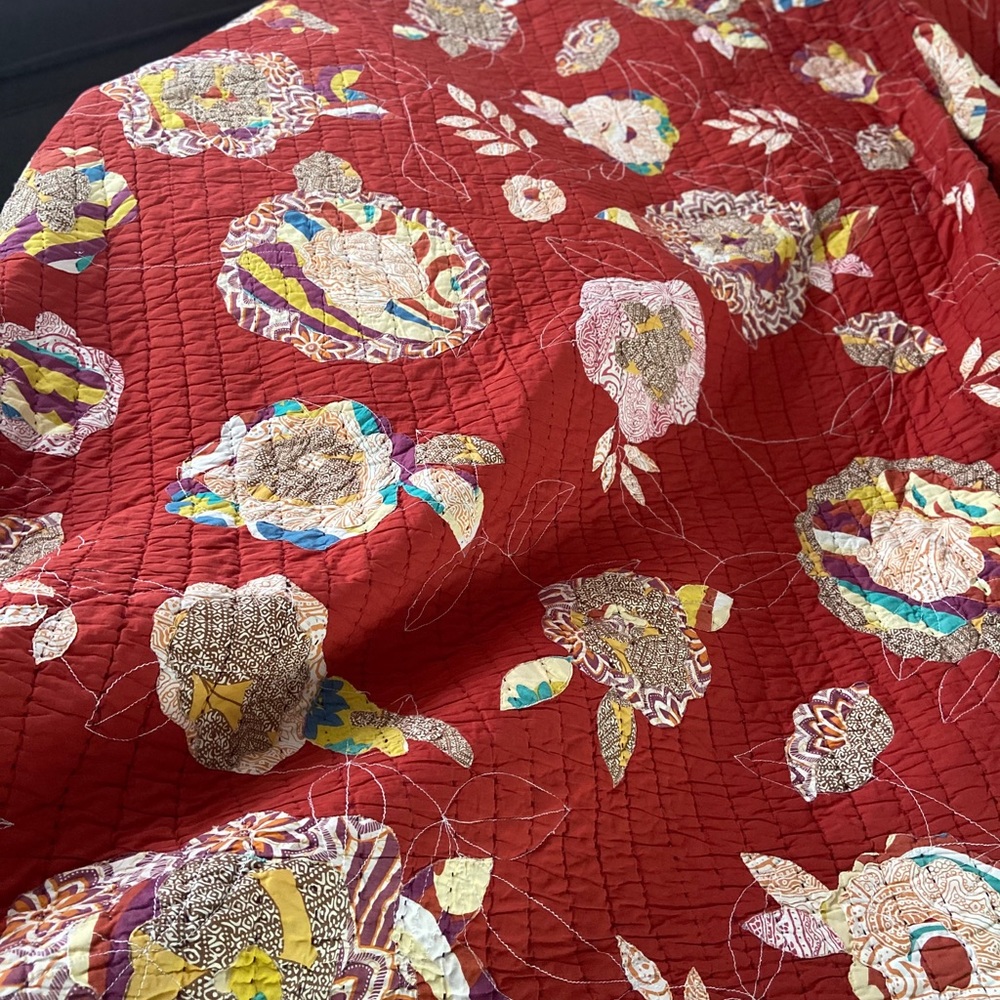 Anthropologie style quilt & 2 Euro Shams
